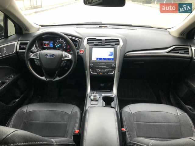 Сірий Форд Фьюжен, об'ємом двигуна 2 л та пробігом 26 тис. км за 15900 $, фото 46 на Automoto.ua
