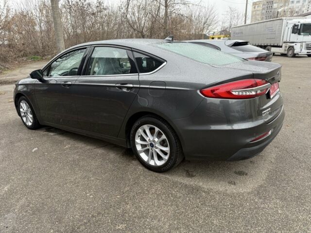 Серый Форд Фьюжн, объемом двигателя 0 л и пробегом 220 тыс. км за 11000 $, фото 3 на Automoto.ua