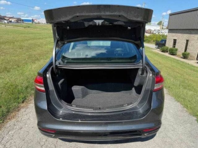 Серый Форд Фьюжн, объемом двигателя 2 л и пробегом 45 тыс. км за 5000 $, фото 5 на Automoto.ua