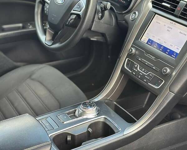 Сірий Форд Фьюжен, об'ємом двигуна 2 л та пробігом 93 тис. км за 12600 $, фото 42 на Automoto.ua