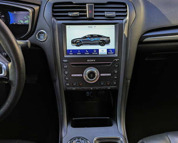 Серый Форд Фьюжн, объемом двигателя 2 л и пробегом 38 тыс. км за 20000 $, фото 27 на Automoto.ua