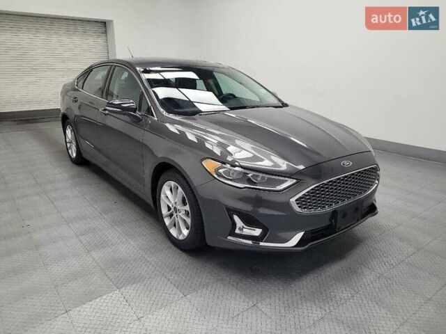 Серый Форд Фьюжн, объемом двигателя 2 л и пробегом 30 тыс. км за 4800 $, фото 1 на Automoto.ua