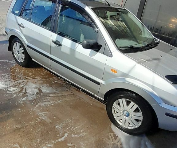 Сірий Форд Фьюжен, об'ємом двигуна 1.4 л та пробігом 477 тис. км за 3400 $, фото 3 на Automoto.ua