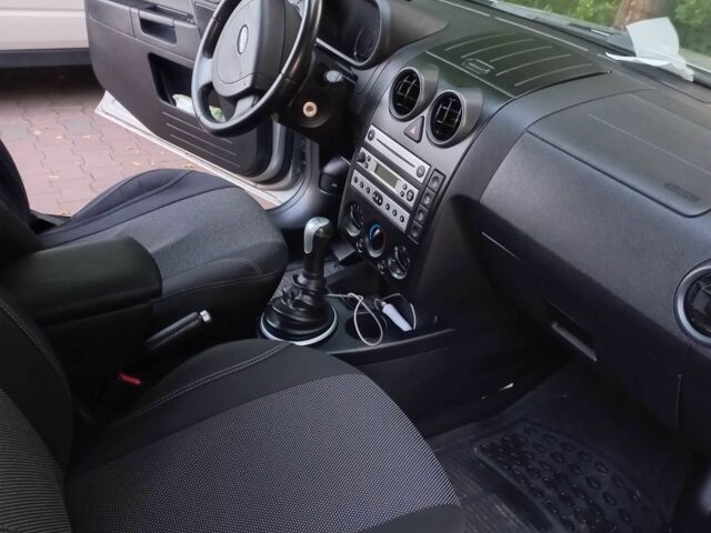 Серый Форд Фьюжн, объемом двигателя 1.4 л и пробегом 218 тыс. км за 4700 $, фото 10 на Automoto.ua