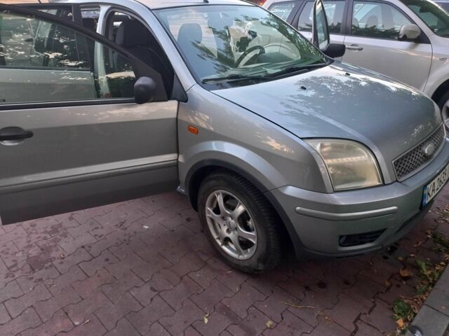 Серый Форд Фьюжн, объемом двигателя 1.4 л и пробегом 218 тыс. км за 4700 $, фото 4 на Automoto.ua