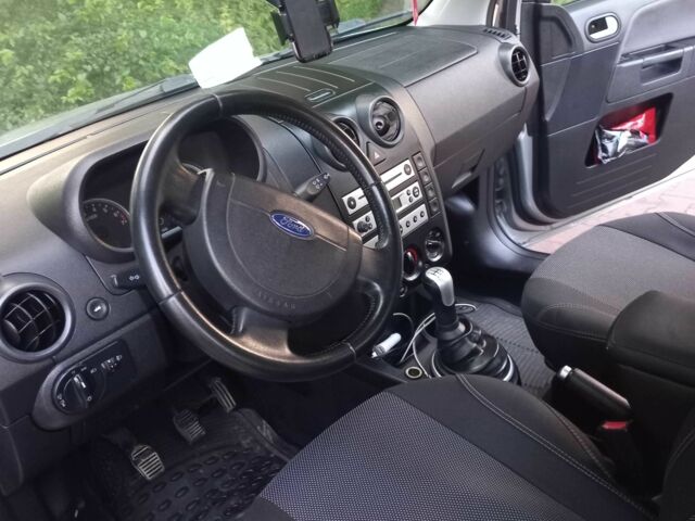 Серый Форд Фьюжн, объемом двигателя 1.4 л и пробегом 218 тыс. км за 4700 $, фото 9 на Automoto.ua