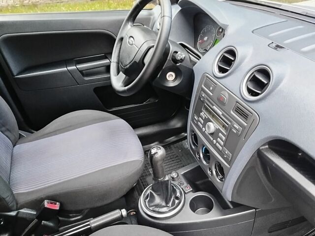 Серый Форд Фьюжн, объемом двигателя 1.4 л и пробегом 171 тыс. км за 5300 $, фото 18 на Automoto.ua