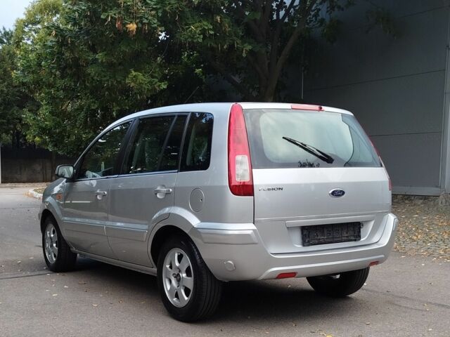 Серый Форд Фьюжн, объемом двигателя 1.4 л и пробегом 171 тыс. км за 5300 $, фото 7 на Automoto.ua