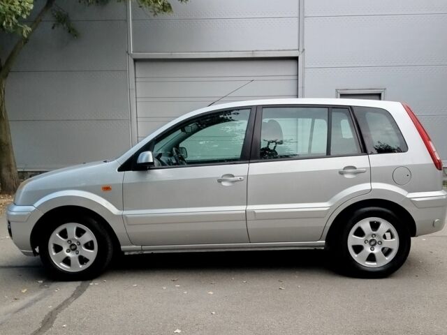 Серый Форд Фьюжн, объемом двигателя 1.4 л и пробегом 171 тыс. км за 5300 $, фото 8 на Automoto.ua