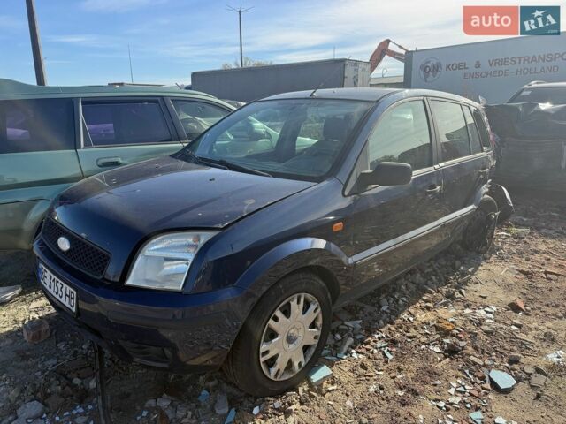 Синій Форд Фьюжен, об'ємом двигуна 1.4 л та пробігом 150 тис. км за 1700 $, фото 4 на Automoto.ua