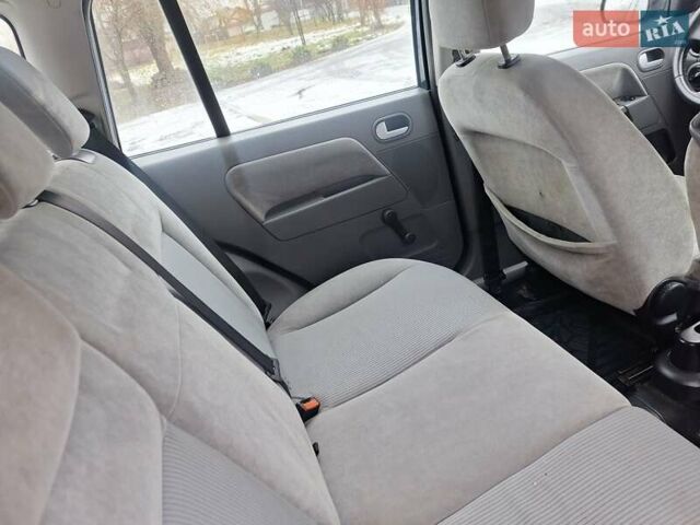 Синій Форд Фьюжен, об'ємом двигуна 1.4 л та пробігом 227 тис. км за 2700 $, фото 23 на Automoto.ua