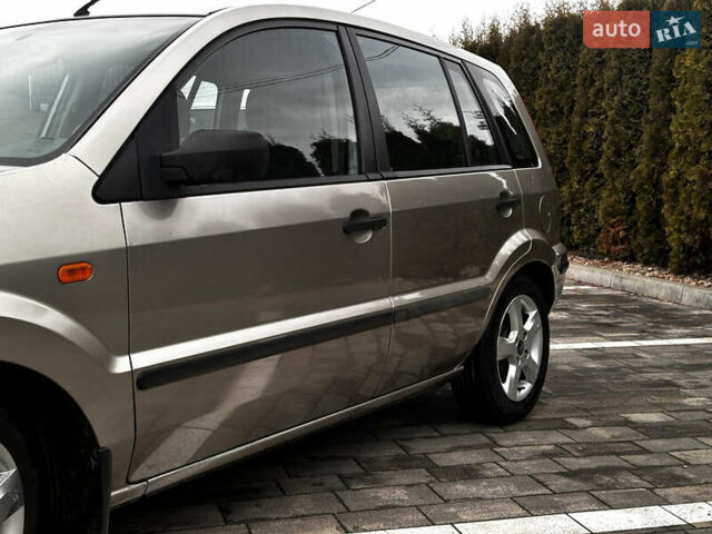 Синій Форд Фьюжен, об'ємом двигуна 1.4 л та пробігом 300 тис. км за 2850 $, фото 6 на Automoto.ua