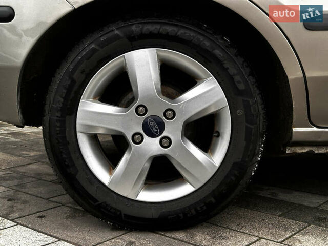 Синій Форд Фьюжен, об'ємом двигуна 1.4 л та пробігом 300 тис. км за 2850 $, фото 16 на Automoto.ua