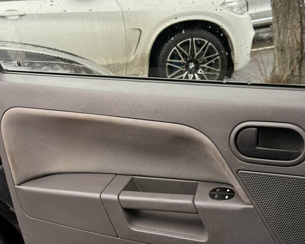 Синій Форд Фьюжен, об'ємом двигуна 1.4 л та пробігом 280 тис. км за 3700 $, фото 11 на Automoto.ua