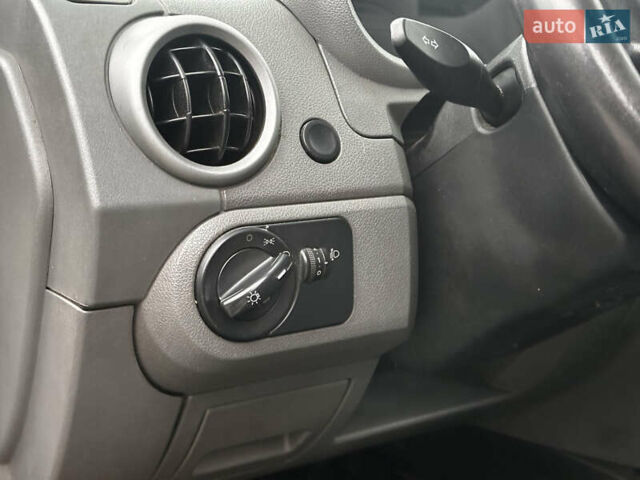 Синій Форд Фьюжен, об'ємом двигуна 1.4 л та пробігом 300 тис. км за 2850 $, фото 23 на Automoto.ua