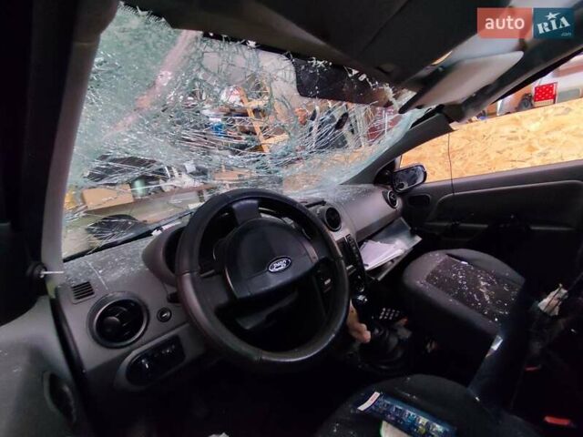 Синій Форд Фьюжен, об'ємом двигуна 1.6 л та пробігом 243 тис. км за 1700 $, фото 7 на Automoto.ua
