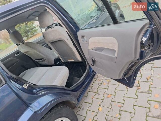 Синий Форд Фьюжн, объемом двигателя 1.4 л и пробегом 227 тыс. км за 2700 $, фото 18 на Automoto.ua