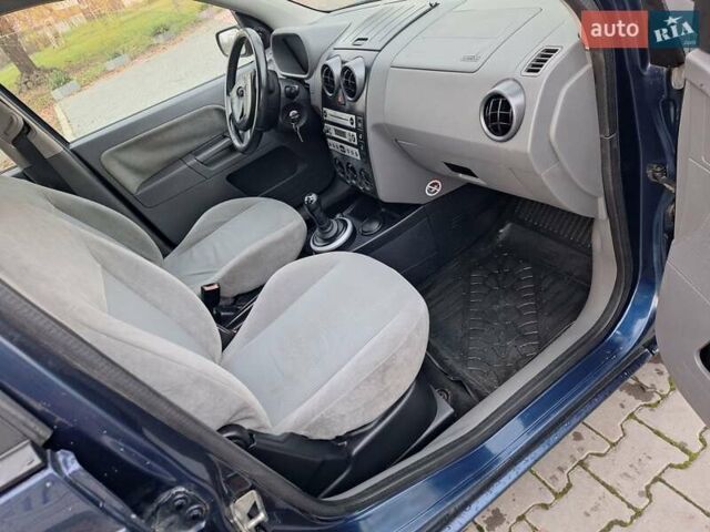 Синий Форд Фьюжн, объемом двигателя 1.4 л и пробегом 227 тыс. км за 2700 $, фото 24 на Automoto.ua