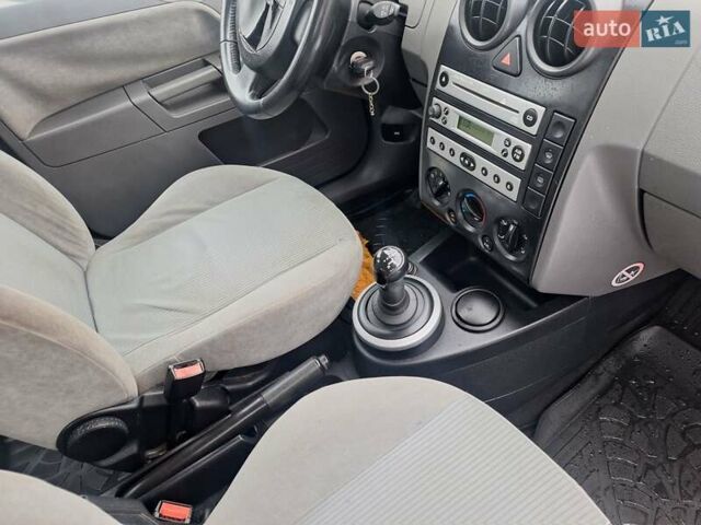 Синій Форд Фьюжен, об'ємом двигуна 1.4 л та пробігом 227 тис. км за 2700 $, фото 31 на Automoto.ua