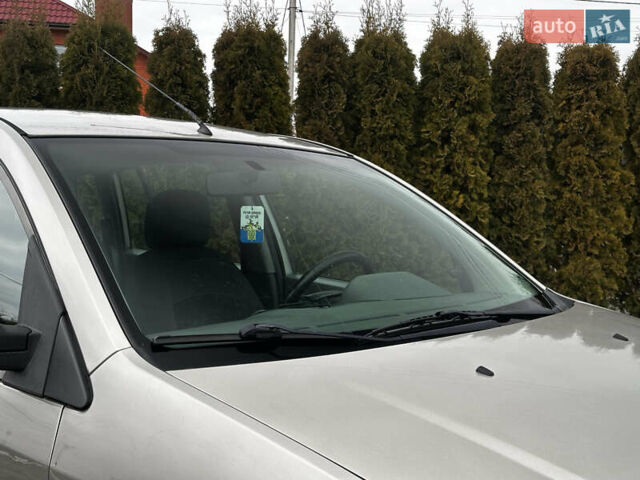 Синій Форд Фьюжен, об'ємом двигуна 1.4 л та пробігом 300 тис. км за 2850 $, фото 8 на Automoto.ua