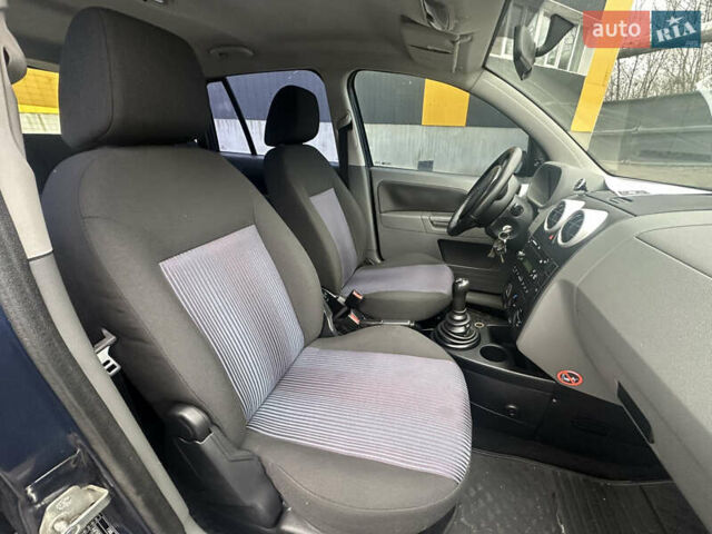 Синий Форд Фьюжн, объемом двигателя 1.6 л и пробегом 302 тыс. км за 4100 $, фото 30 на Automoto.ua