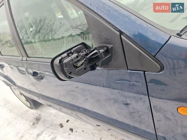 Синій Форд Фьюжен, об'ємом двигуна 1.4 л та пробігом 227 тис. км за 2700 $, фото 14 на Automoto.ua