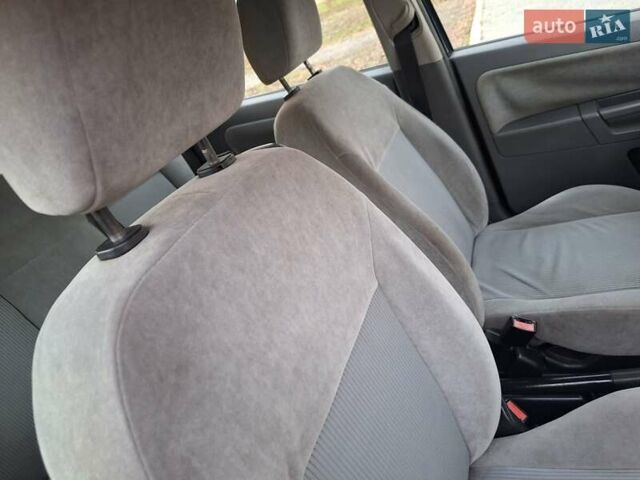 Синий Форд Фьюжн, объемом двигателя 1.4 л и пробегом 227 тыс. км за 2700 $, фото 27 на Automoto.ua