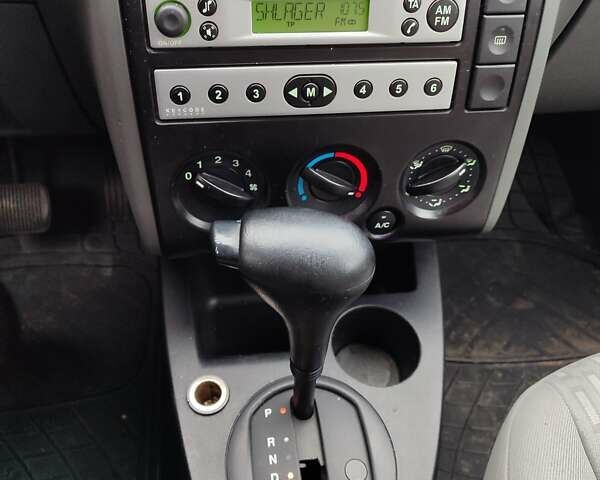 Синій Форд Фьюжен, об'ємом двигуна 1.6 л та пробігом 159 тис. км за 4500 $, фото 2 на Automoto.ua