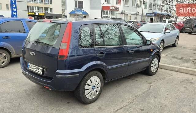 Синий Форд Фьюжн, объемом двигателя 1.6 л и пробегом 150 тыс. км за 4300 $, фото 2 на Automoto.ua