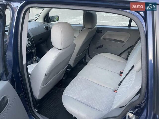 Синій Форд Фьюжен, об'ємом двигуна 1.4 л та пробігом 102 тис. км за 4250 $, фото 6 на Automoto.ua