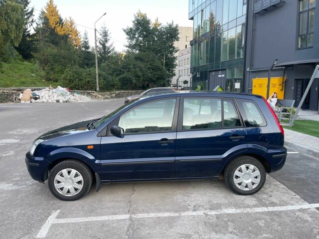 Синій Форд Фьюжен, об'ємом двигуна 1.4 л та пробігом 102 тис. км за 4300 $, фото 1 на Automoto.ua