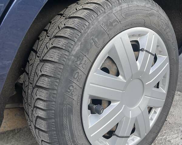 Синій Форд Фьюжен, об'ємом двигуна 1.4 л та пробігом 102 тис. км за 4250 $, фото 15 на Automoto.ua