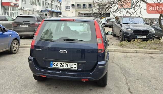 Синий Форд Фьюжн, объемом двигателя 1.6 л и пробегом 150 тыс. км за 4300 $, фото 1 на Automoto.ua