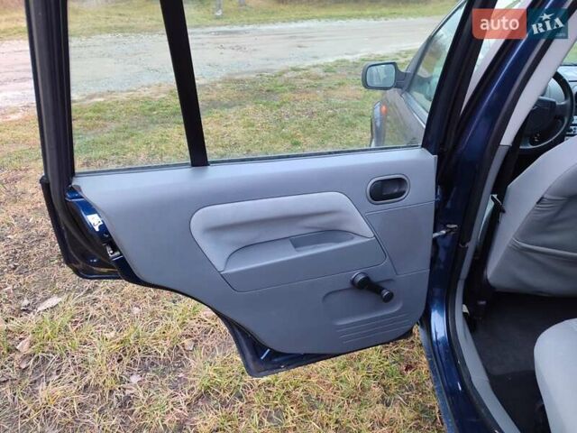 Синій Форд Фьюжен, об'ємом двигуна 1.6 л та пробігом 159 тис. км за 4500 $, фото 6 на Automoto.ua