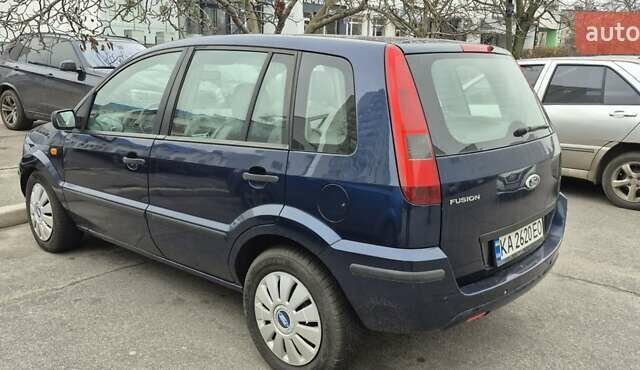 Синий Форд Фьюжн, объемом двигателя 1.6 л и пробегом 150 тыс. км за 4300 $, фото 4 на Automoto.ua