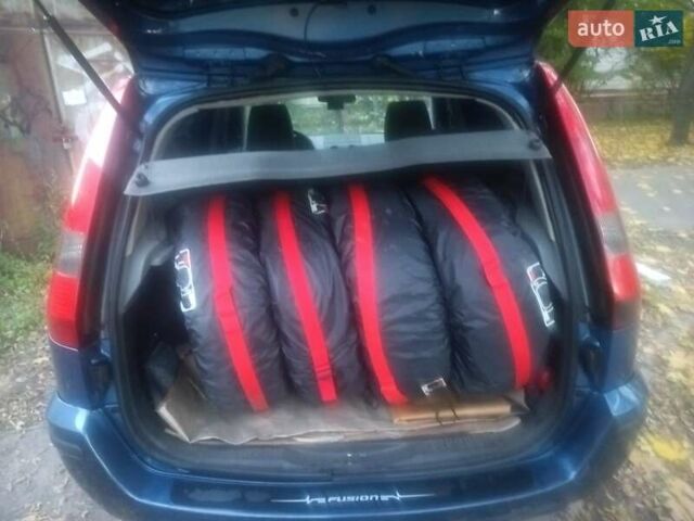 Синій Форд Фьюжен, об'ємом двигуна 1.4 л та пробігом 306 тис. км за 4600 $, фото 9 на Automoto.ua