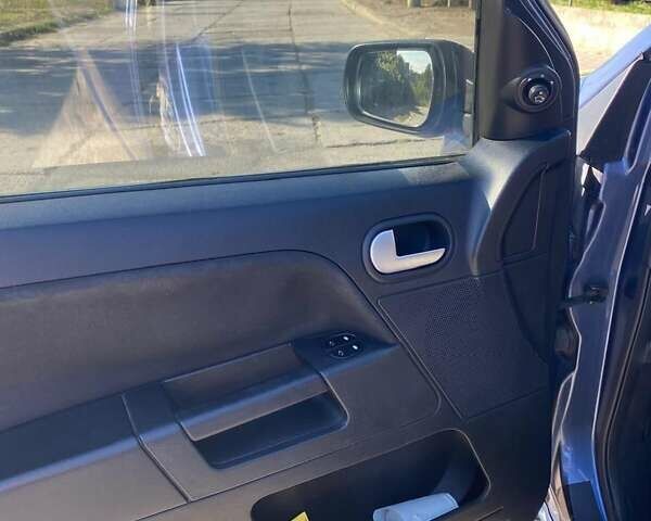 Синій Форд Фьюжен, об'ємом двигуна 1.6 л та пробігом 180 тис. км за 5000 $, фото 14 на Automoto.ua