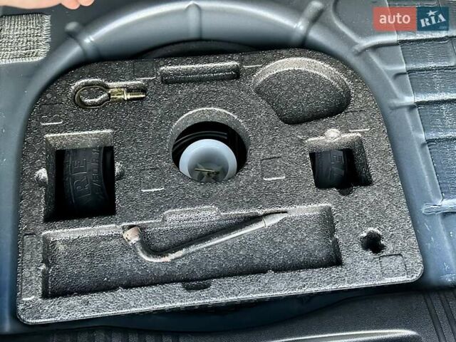 Синій Форд Фьюжен, об'ємом двигуна 1.6 л та пробігом 235 тис. км за 5899 $, фото 36 на Automoto.ua
