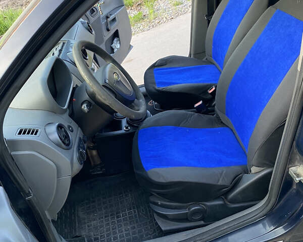 Синій Форд Фьюжен, об'ємом двигуна 1.4 л та пробігом 369 тис. км за 2600 $, фото 5 на Automoto.ua