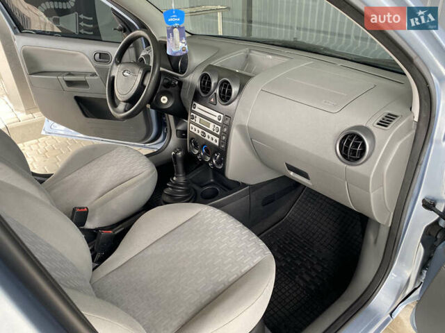 Синий Форд Фьюжн, объемом двигателя 1.4 л и пробегом 219 тыс. км за 3950 $, фото 13 на Automoto.ua