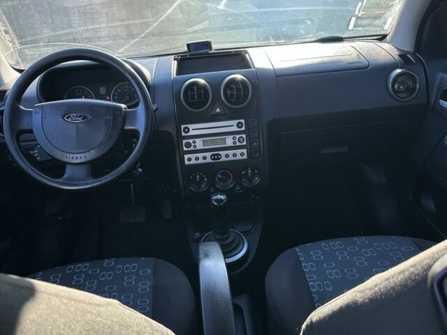 Синий Форд Фьюжн, объемом двигателя 1.4 л и пробегом 150 тыс. км за 4100 $, фото 7 на Automoto.ua