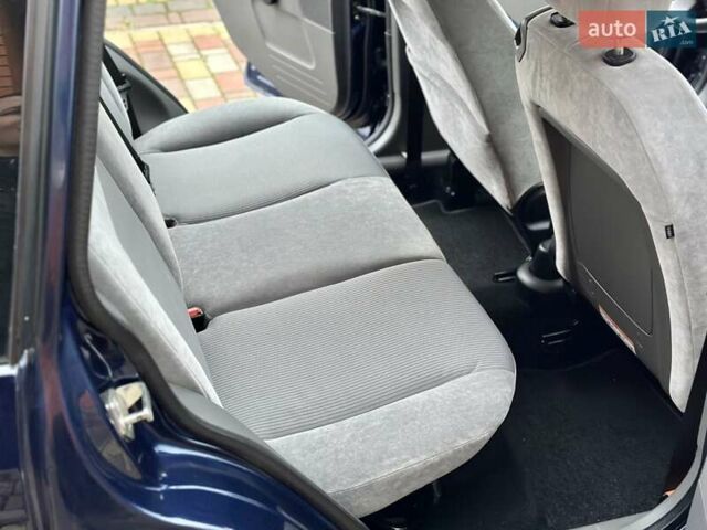 Синий Форд Фьюжн, объемом двигателя 0 л и пробегом 235 тыс. км за 5699 $, фото 32 на Automoto.ua