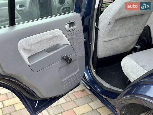 Синий Форд Фьюжн, объемом двигателя 0 л и пробегом 235 тыс. км за 5699 $, фото 29 на Automoto.ua