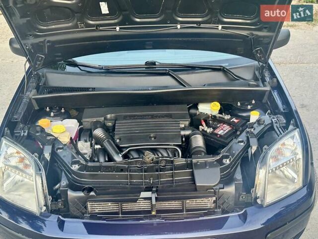 Синій Форд Фьюжен, об'ємом двигуна 1.6 л та пробігом 235 тис. км за 5899 $, фото 40 на Automoto.ua