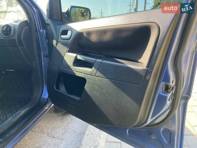 Синій Форд Фьюжен, об'ємом двигуна 1.6 л та пробігом 180 тис. км за 5000 $, фото 10 на Automoto.ua