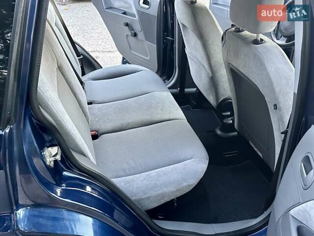 Синій Форд Фьюжен, об'ємом двигуна 1.6 л та пробігом 235 тис. км за 5899 $, фото 32 на Automoto.ua
