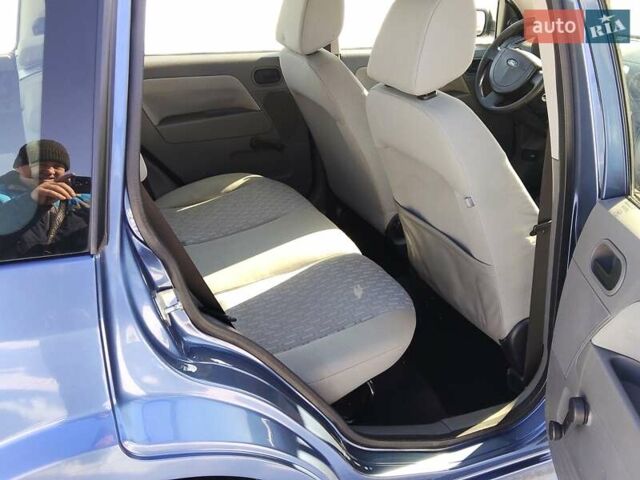 Синій Форд Фьюжен, об'ємом двигуна 1.39 л та пробігом 178 тис. км за 5150 $, фото 6 на Automoto.ua