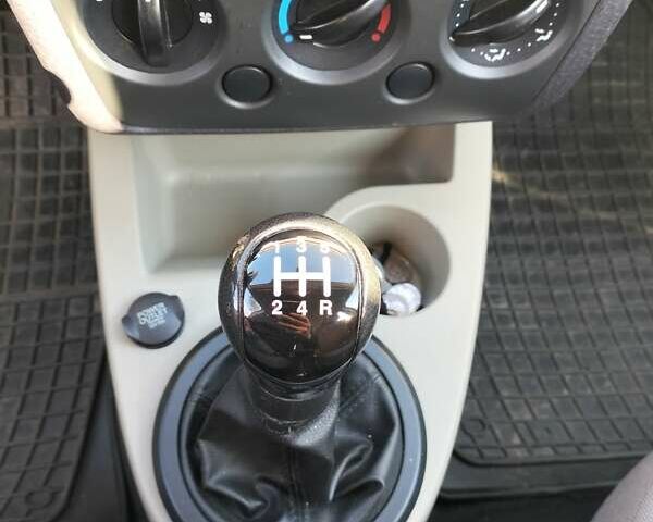 Синій Форд Фьюжен, об'ємом двигуна 1.39 л та пробігом 175 тис. км за 3950 $, фото 9 на Automoto.ua