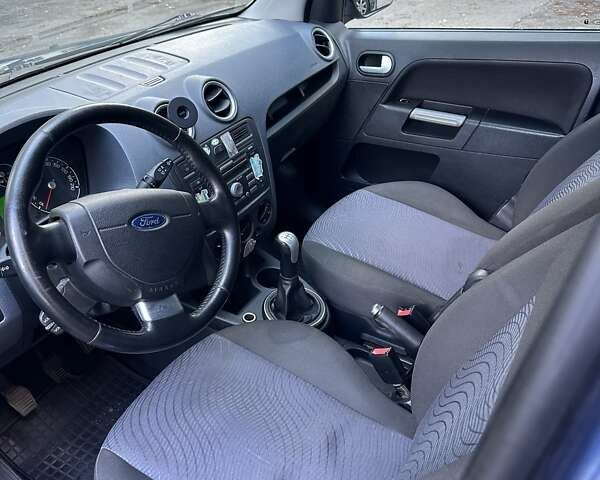 Синий Форд Фьюжн, объемом двигателя 1.6 л и пробегом 314 тыс. км за 5400 $, фото 8 на Automoto.ua