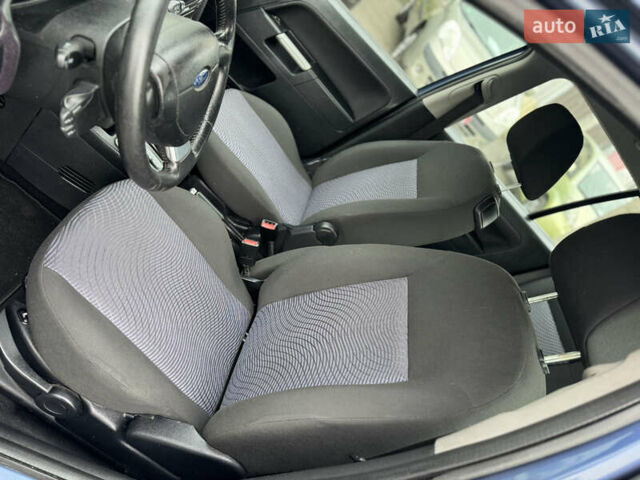 Форд Фьюжен 2006 у Чернігові на Automoto.ua Синій Форд Фьюжен, об'ємом двигуна 1.6 л та пробігом 18 тис. км за 6500 $, фото 13 на Automoto.ua